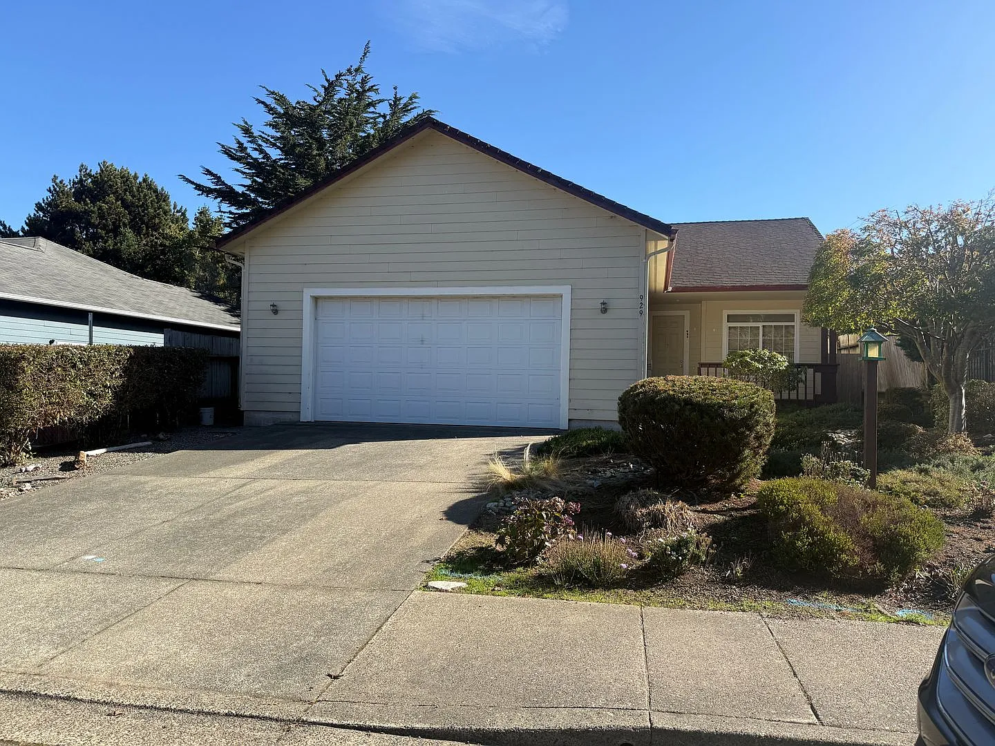 929 Seagate photo 1