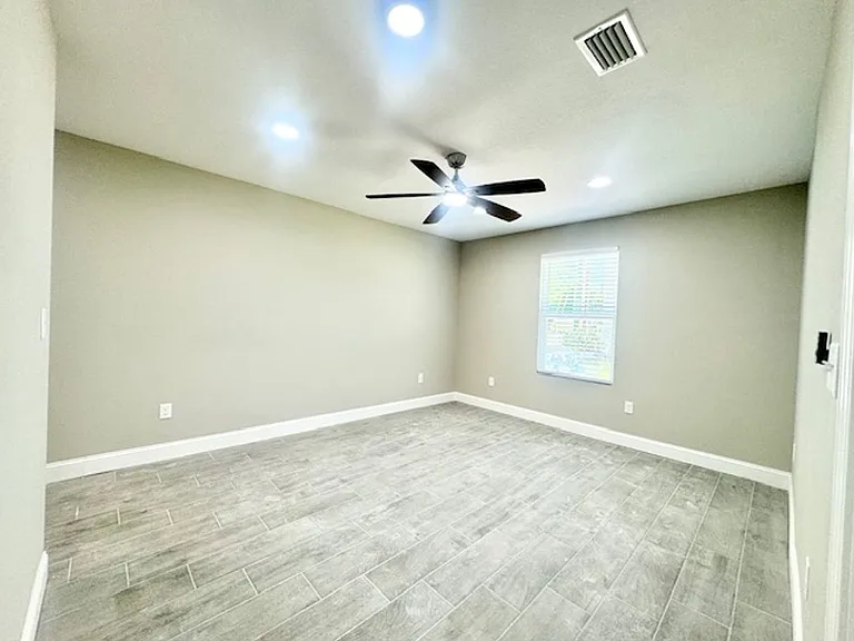329 Edge Ave — Photo 8