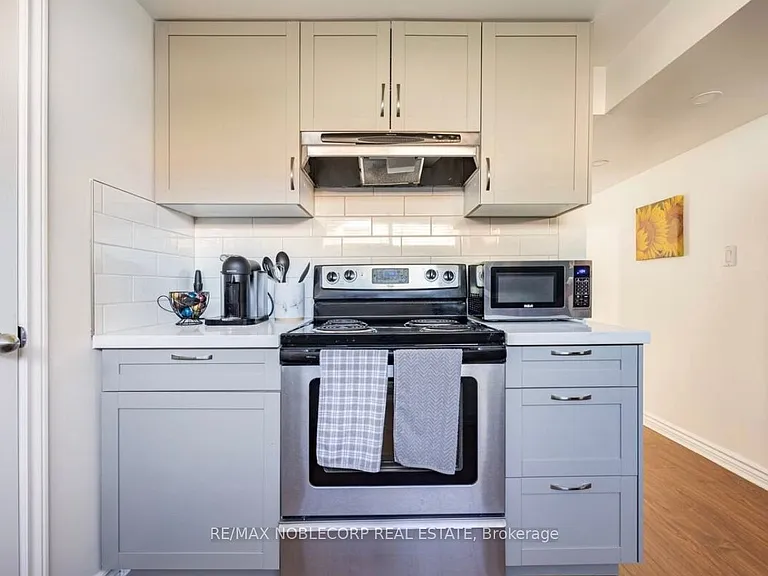 4230 Bloor St W #BASEMENT — Photo 5