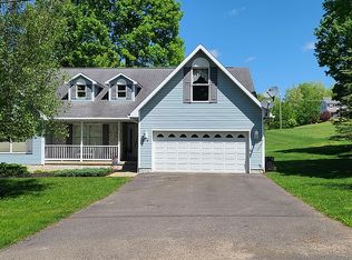215 Deerfield Cir, Kingwood, WV