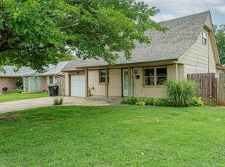 715 Century Dr, Moore, OK 73160