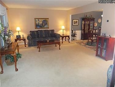 3rd image of 5187 Hickory Dr