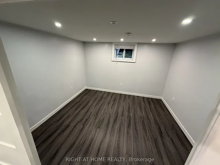2238 Delkus Cres #BASEMENT — Photo 9