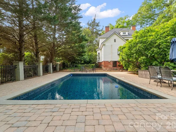 602 N Main St, Davidson, NC 28036
