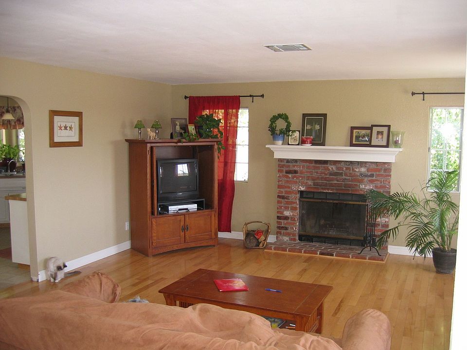 2nd image of 448 Eric Ln