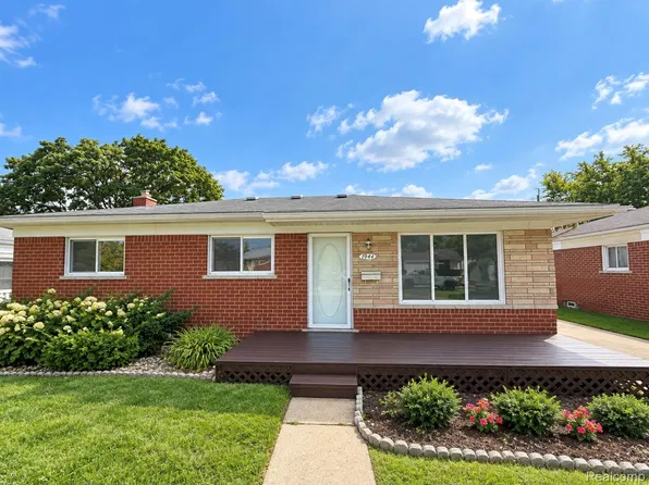 1944 Common Rd, Warren, MI 48092