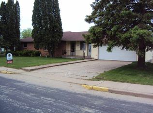 203 N Main St, Eastman, WI 54626