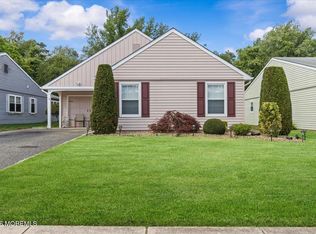 18 Banbury Avenue, Manchester, NJ 08759