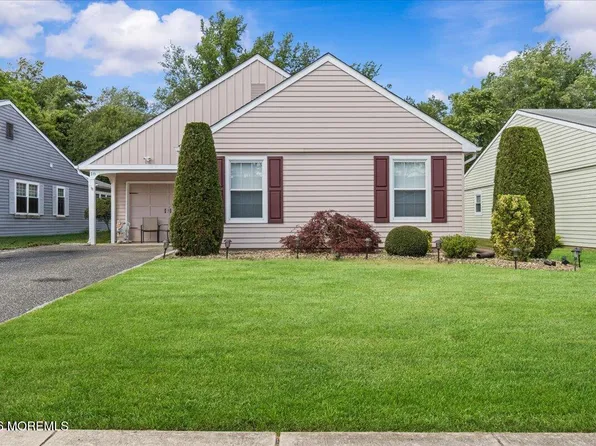 18 Banbury Avenue, Manchester, NJ 08759