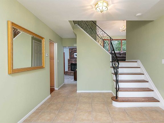 3rd image of 15 Arlington Ave