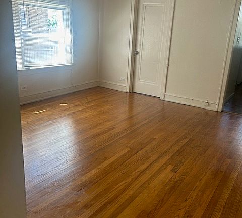 3rd image of 8118 S Vernon Ave #3