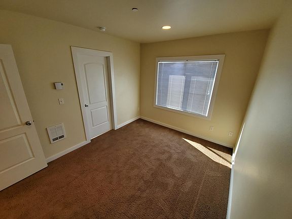 5th image of 1545 Fawcett Ave APT 10