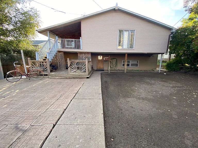 506 1st Ave NE — Photo 2