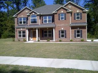 1564 English Manor Cir, Stone Mountain, GA 30087