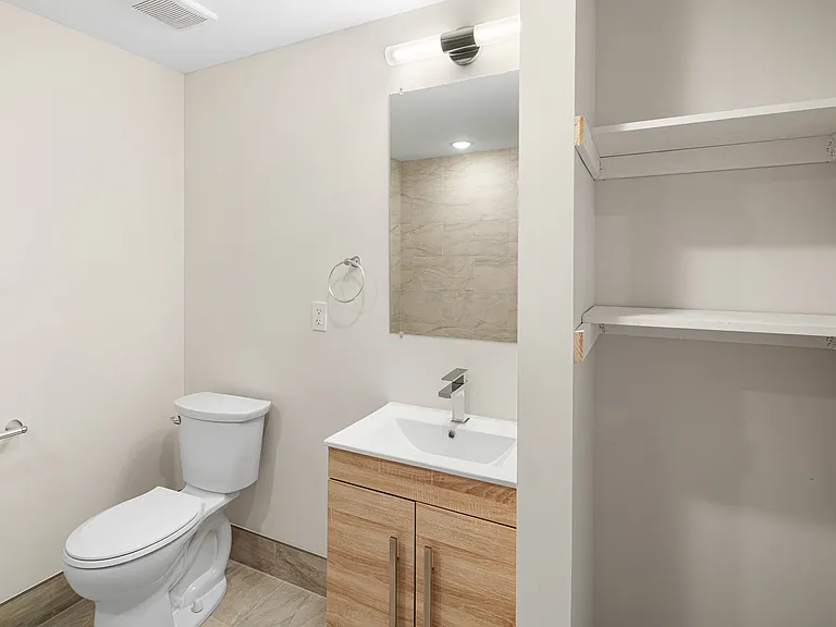 5217 1/2 Warren St #3 — Photo 7