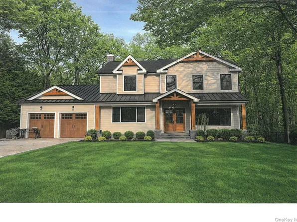 51 Edgewood Avenue, Oakdale, NY 11769