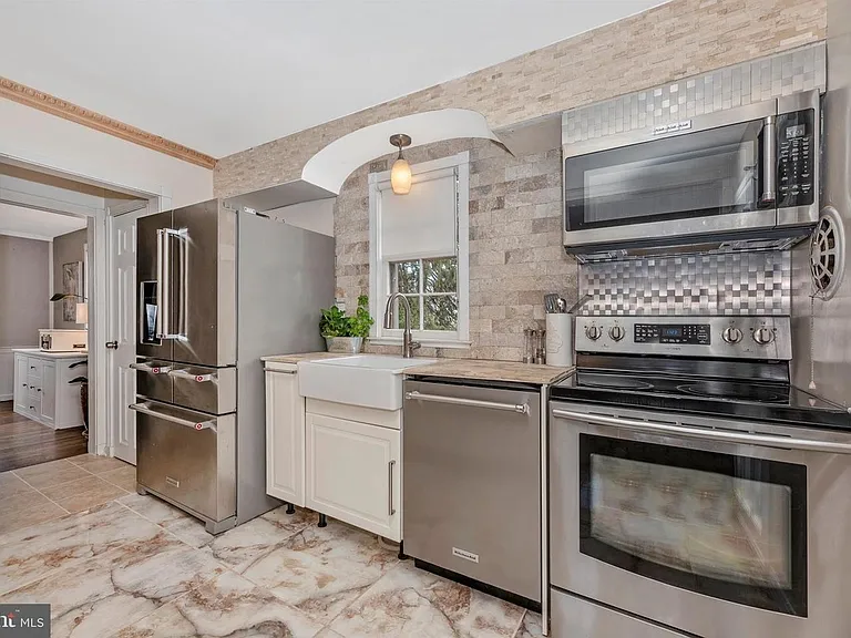 7023 Deerfield Rd — Photo 23
