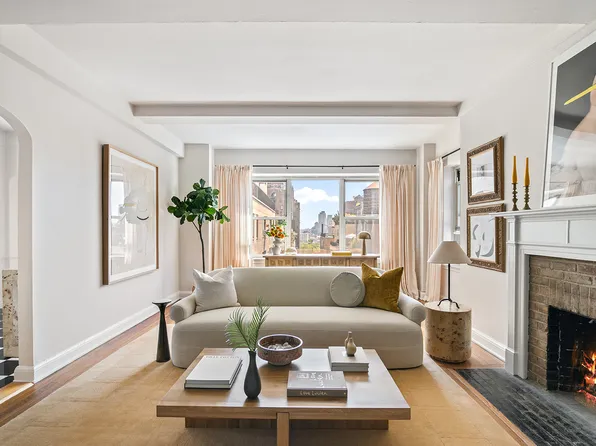 400 East 52nd Street 12FF image 2 of 10