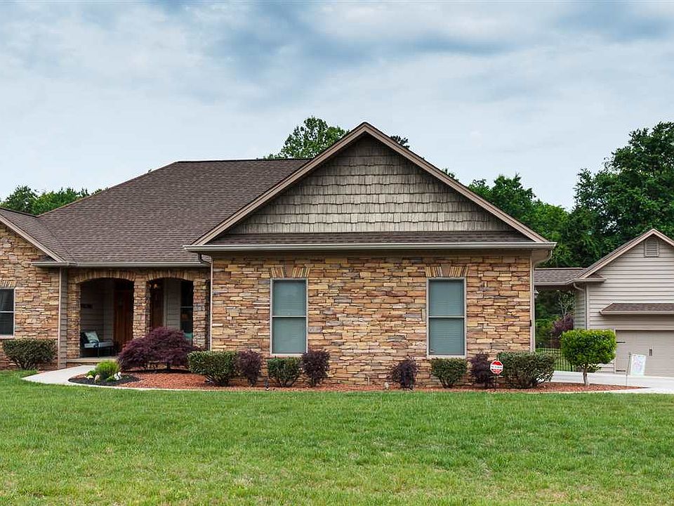1st image of 186 Covenant Dr NE