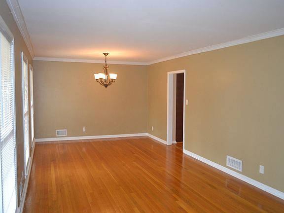 5th image of 2858 Payton Rd NE