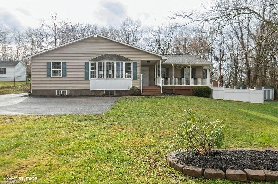 1st image of 2215 Viewland Cir