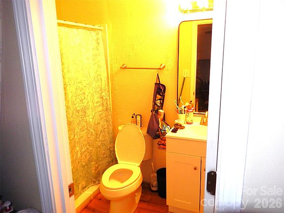 5th image of 549 Brent Rd