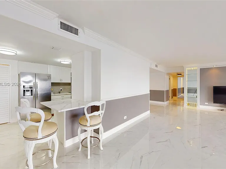 1800 NE 114th St #1705 — Photo 7