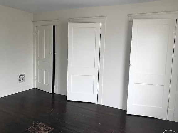Bedroom- 3 closets
