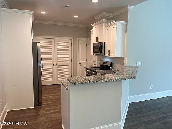 2nd image of 3241 Gordon Dr #A