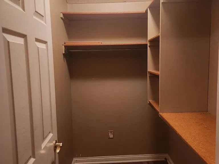1712 Phillip St — Photo 6