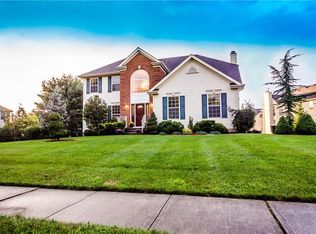 21 Autumn Dr, Piscataway, NJ 08854
