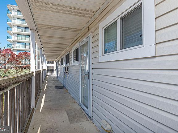 3rd image of 6 34th St Unit 153