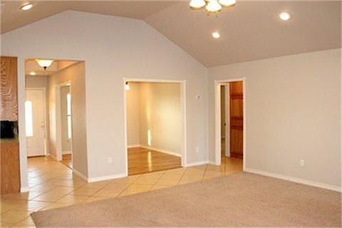 4th image of 141 Sanford Ln