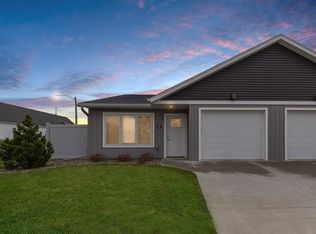 400 Alfred Ct SW, Eyota, MN 55934