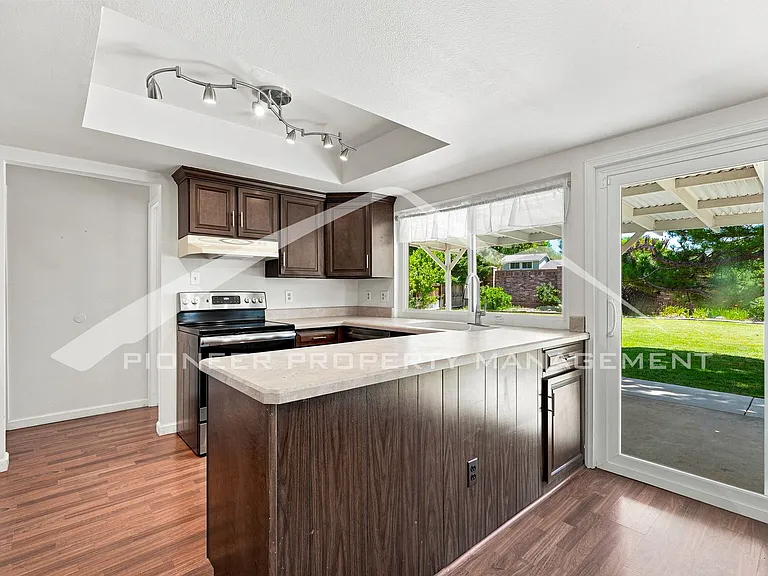 2896 S Paris St — Photo 10