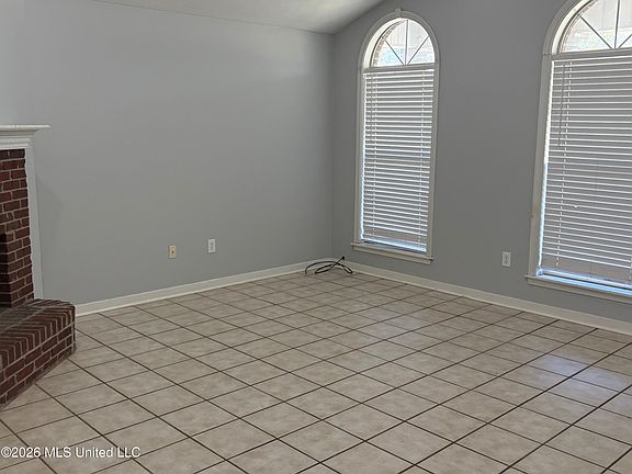 3rd image of 103 Live Oaks Blvd