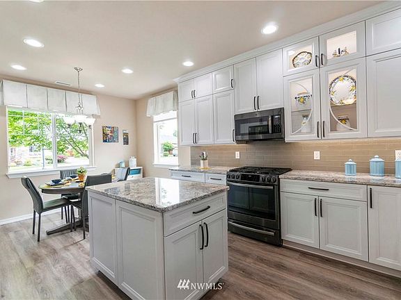 4th image of 8031 Lopez Ct NE