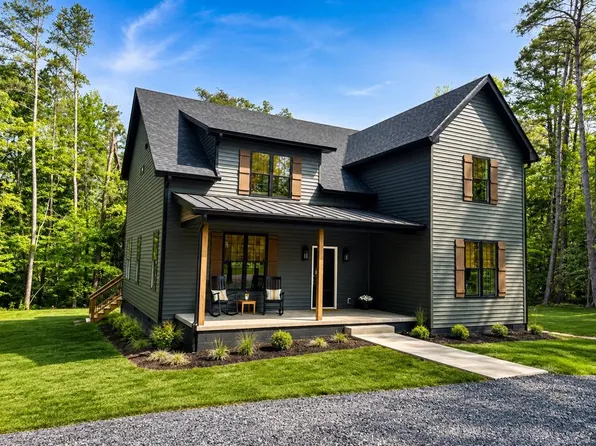 281 Powhatan Rd, Clarksville, VA 23927