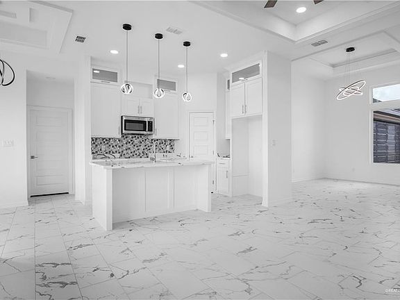 4th image of 1010 Sonoma Ranch St