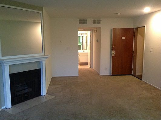 1st image of 1255 N Orange Dr APT 107