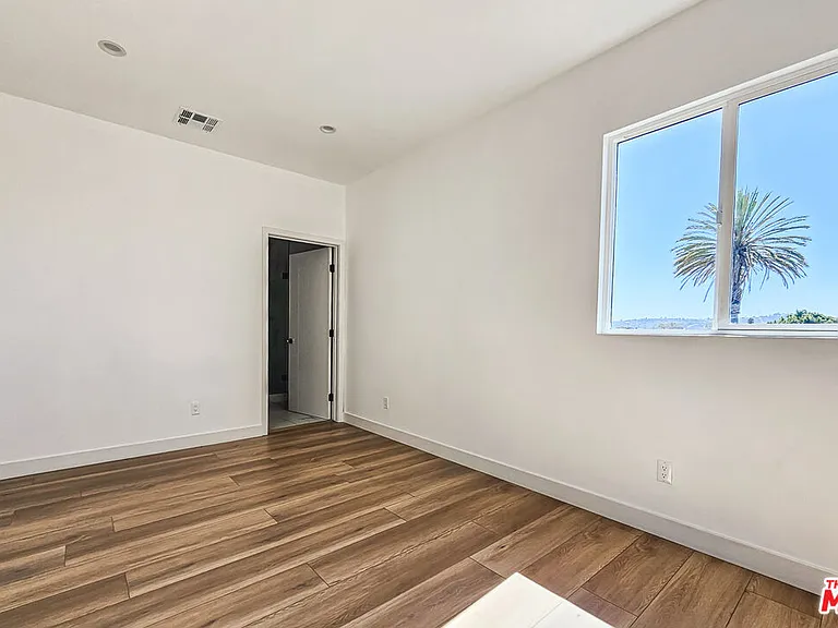 1921 Carmona Ave — Photo 22