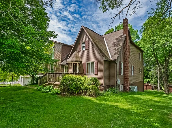 111 Brinker Rd, Butler, PA 16002
