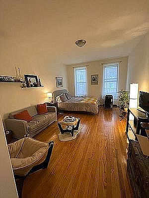 1st image of 304 E 38th St #2D