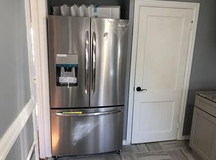 17 Regal St, Springfield, MA 01118