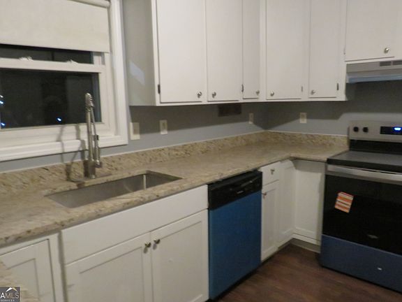 5th image of 1105 Hampton Rd