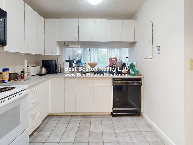 175 Beacon St #406 — Photo 3