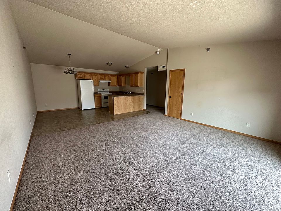 1st image of 4520 McKenzie Dr SE #4