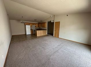 4520 McKenzie Dr SE #4, Mandan, ND 58554