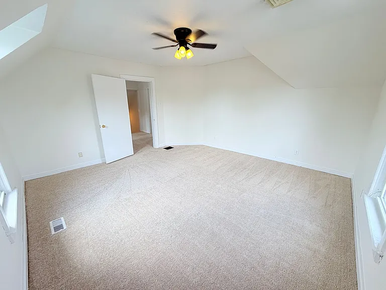 525 S West St — Photo 26