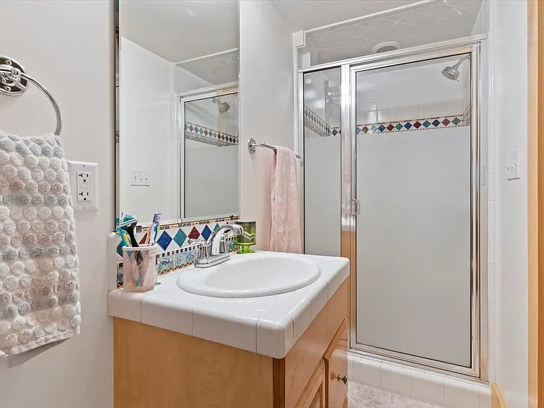 1442 E Federal Way — Photo 21
